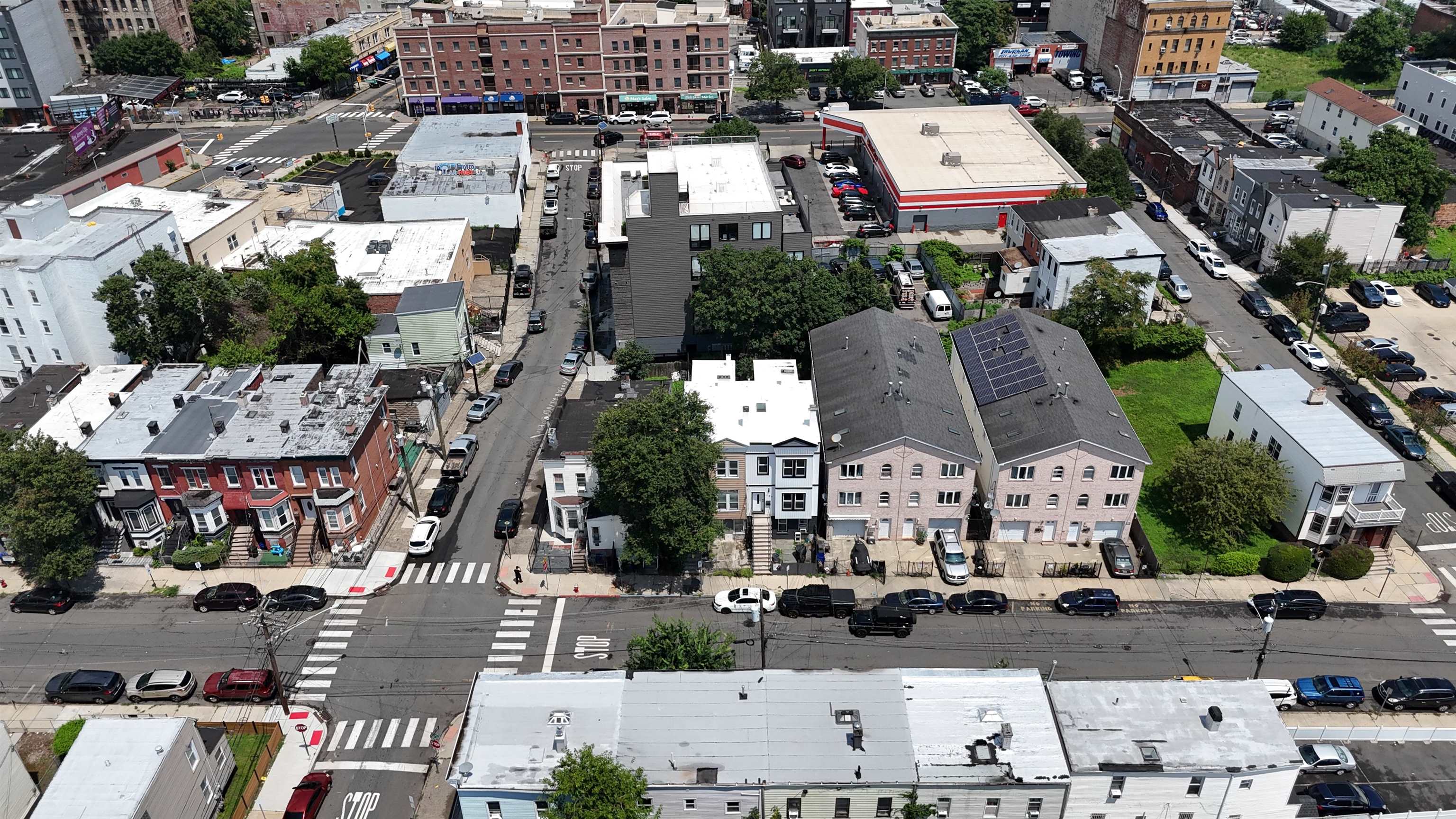 106 CLINTON AVE