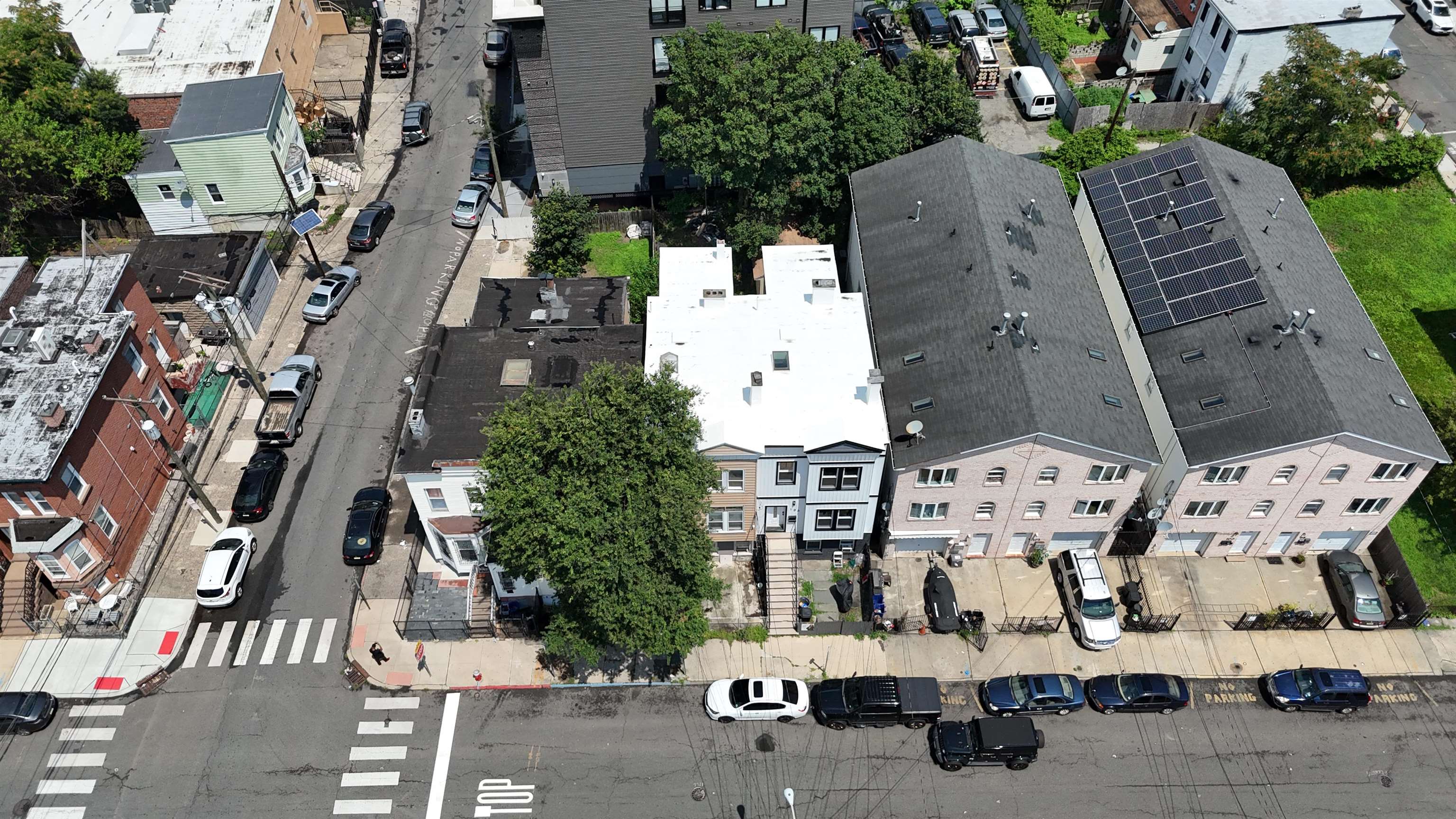 106 CLINTON AVE