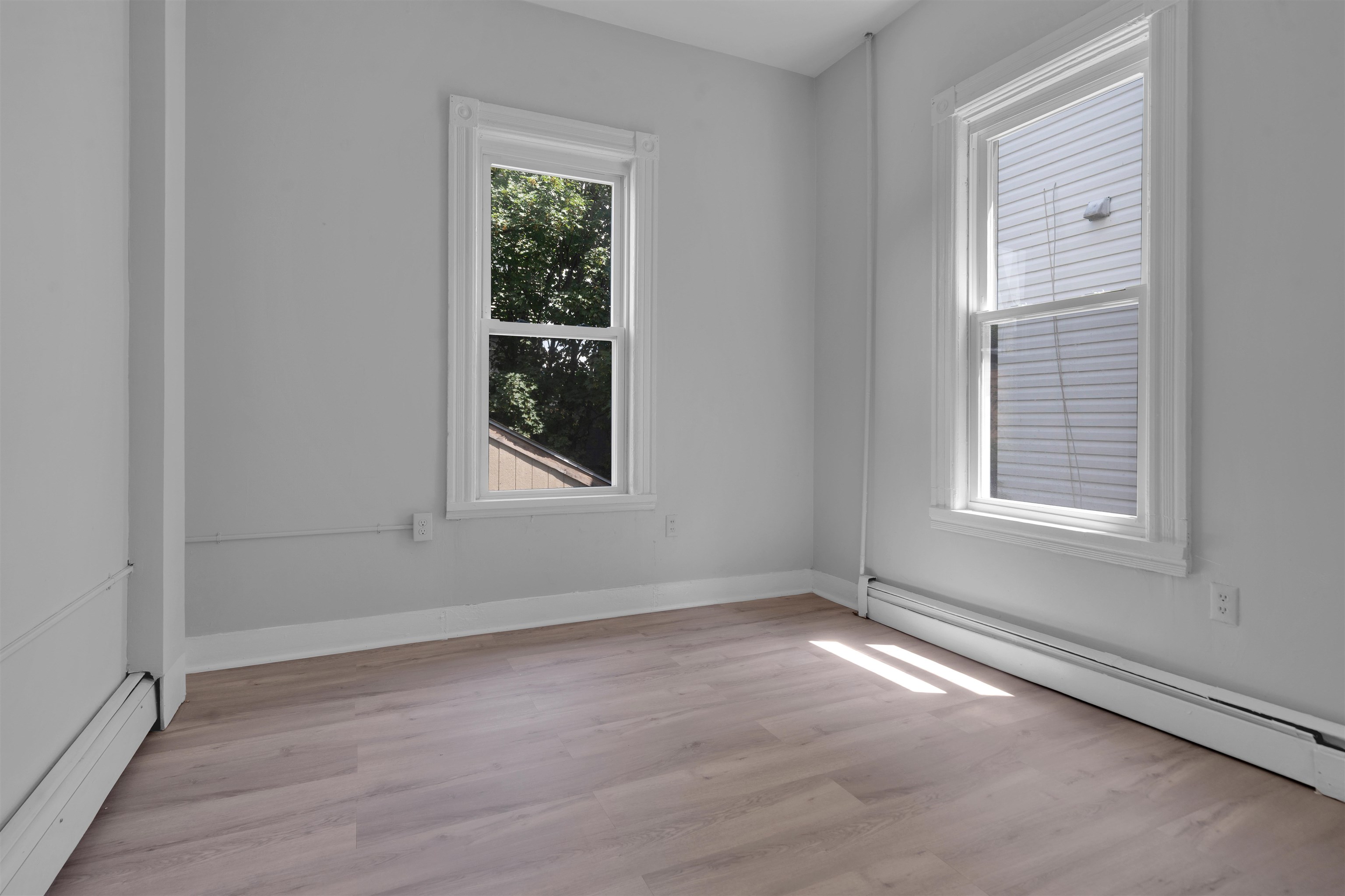 106 CLINTON AVE