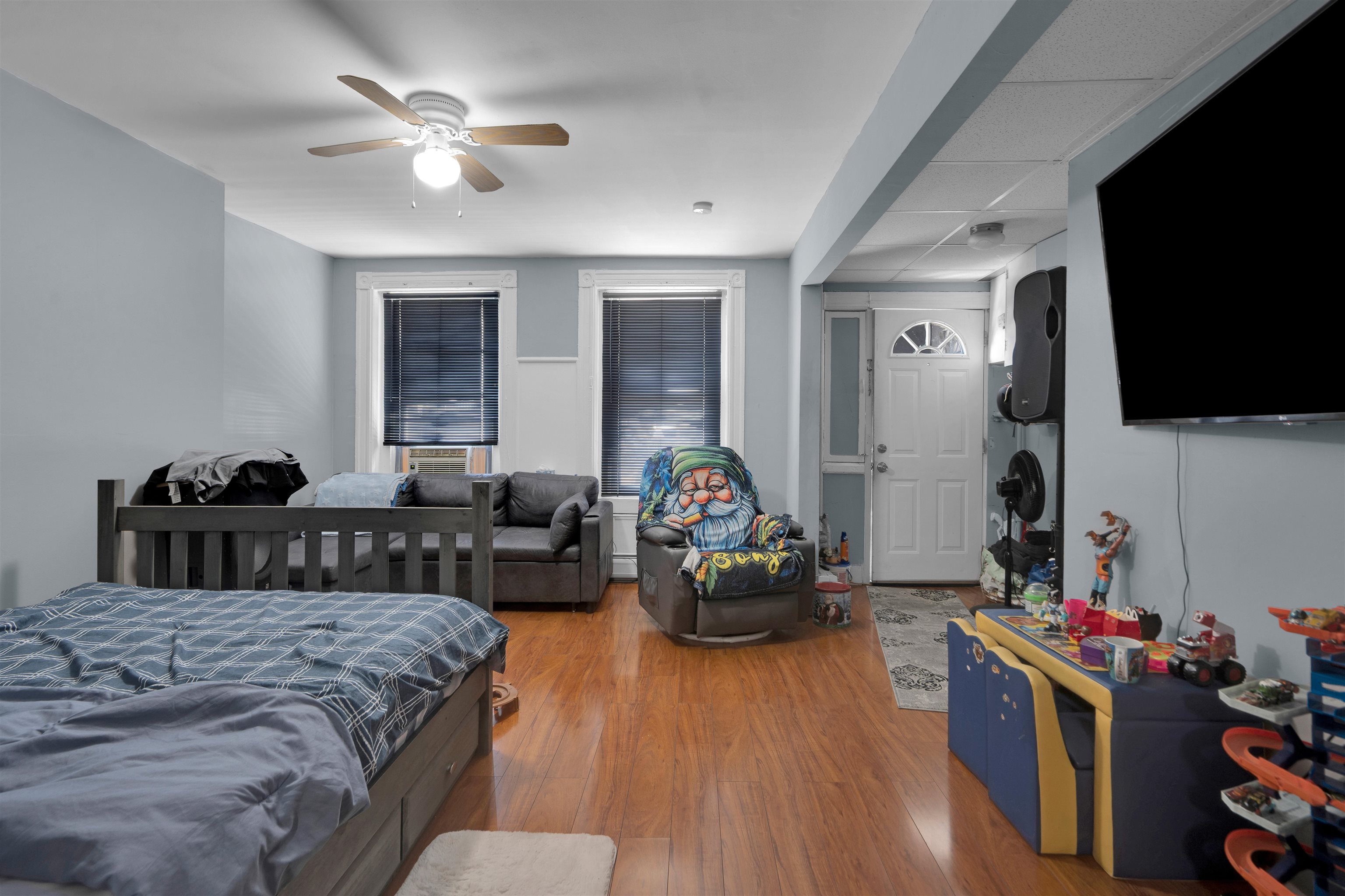 106 CLINTON AVE