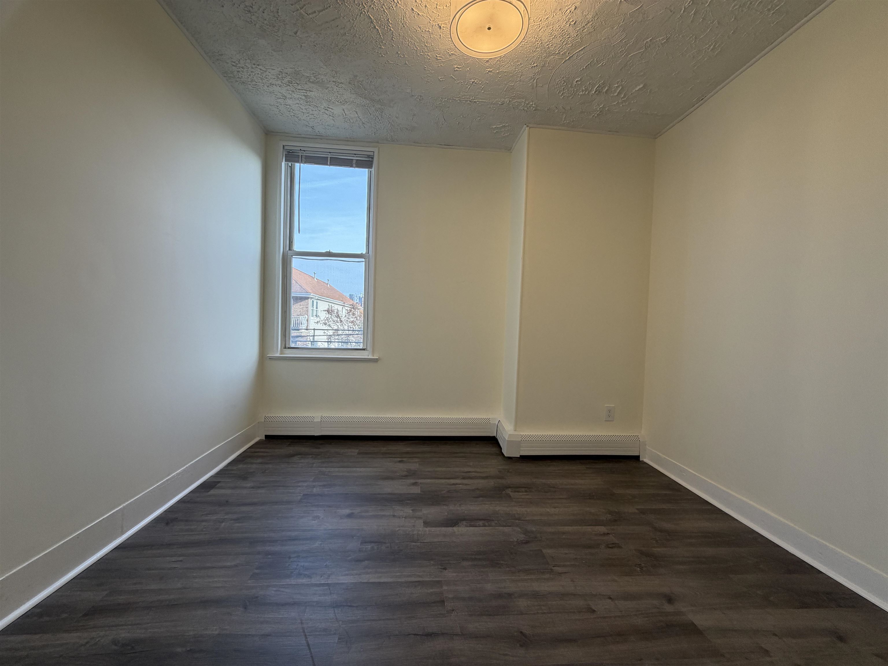 600 17TH ST Unit: 2