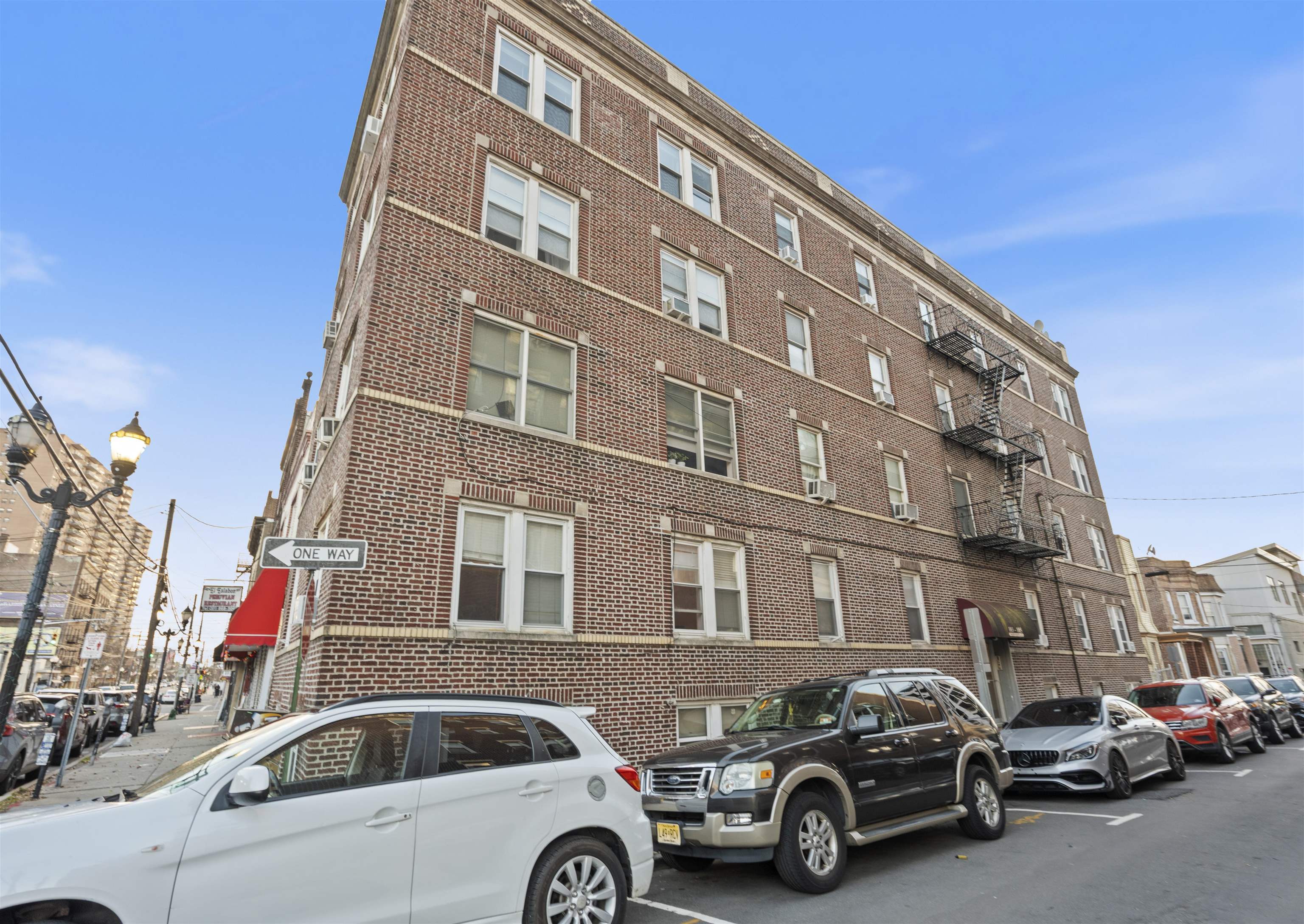 103-105 WESTOVER PL Unit: 3