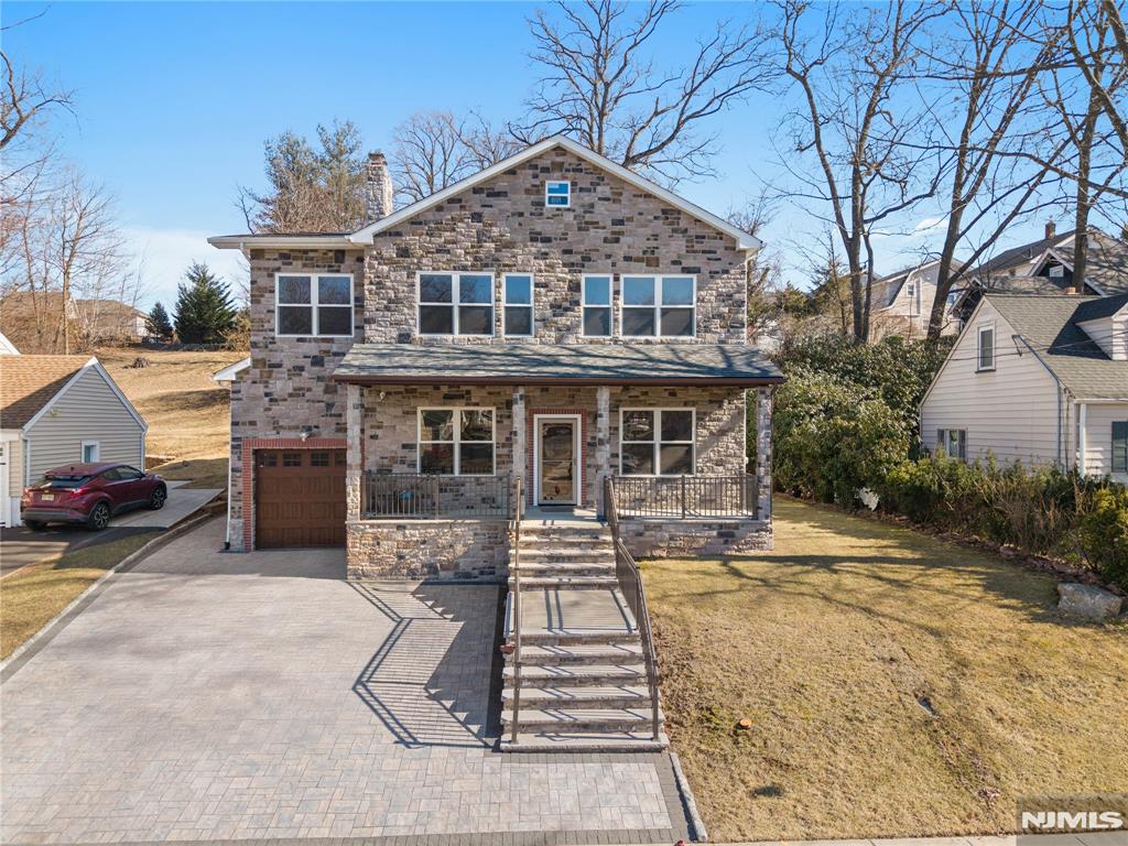 452 Bloomfield Avenue