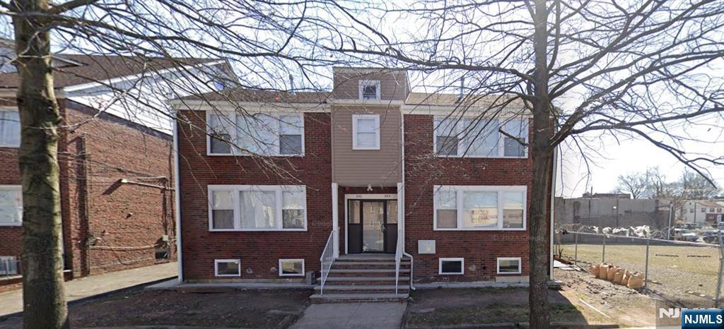 392-394 Leslie Street