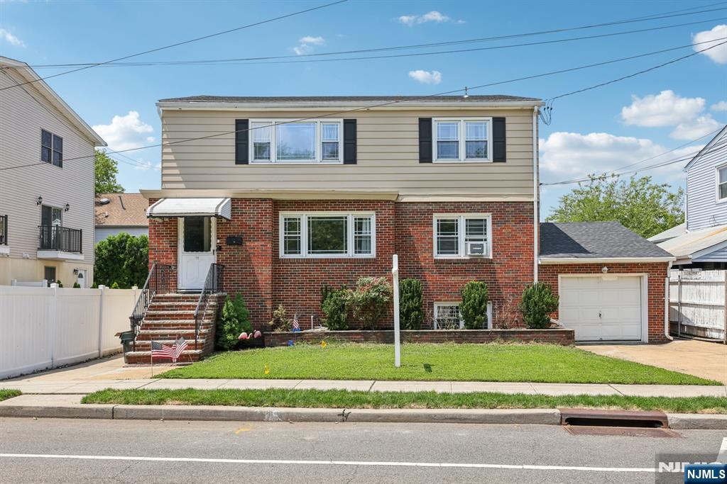 711 Humboldt Street