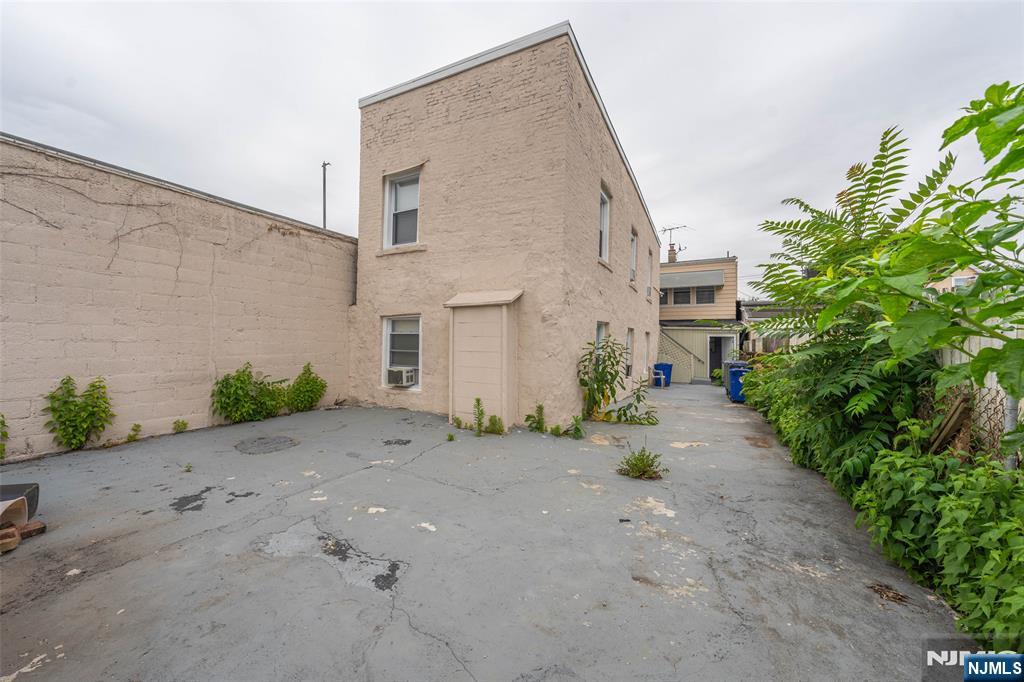61 Heckel Street