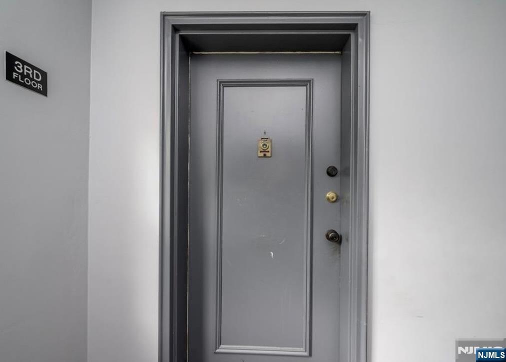 245 Johnson Avenue K5