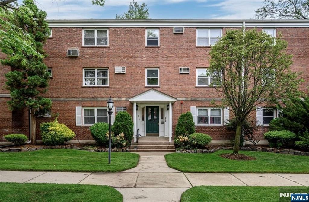 245 Johnson Avenue K5