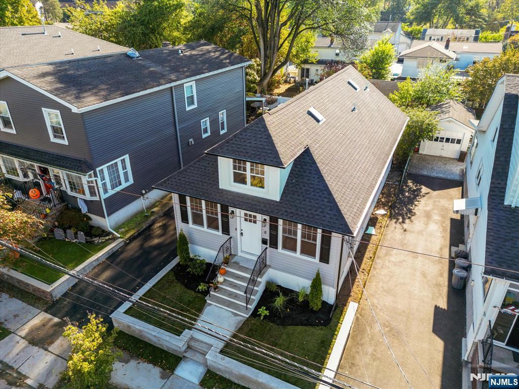8 McKenzie Avenue