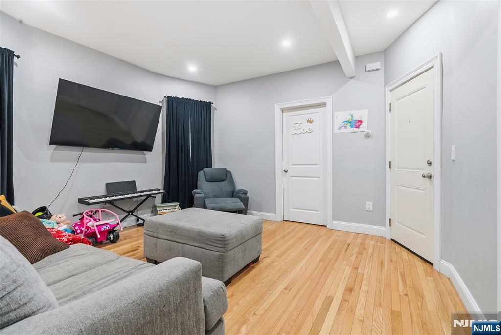 137A Dekalb Avenue