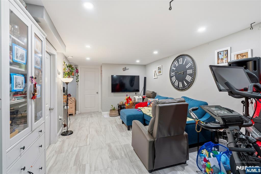 137A Dekalb Avenue