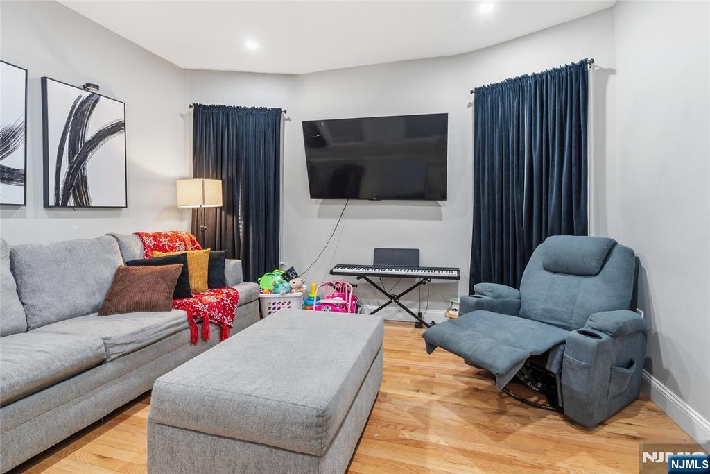 137A Dekalb Avenue