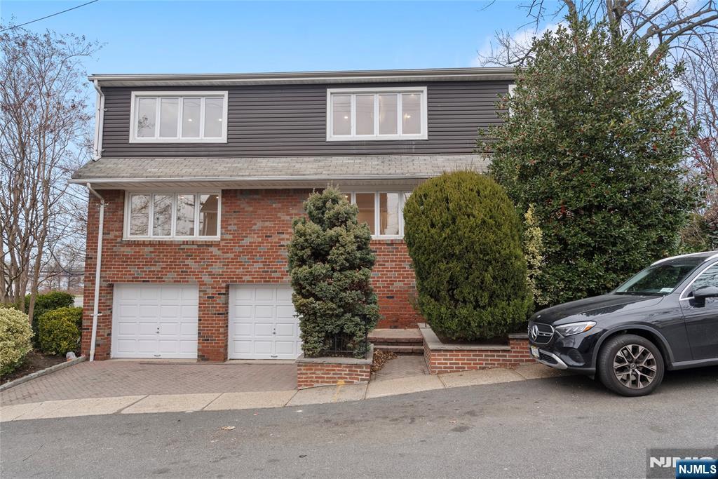 761 Hurley Place