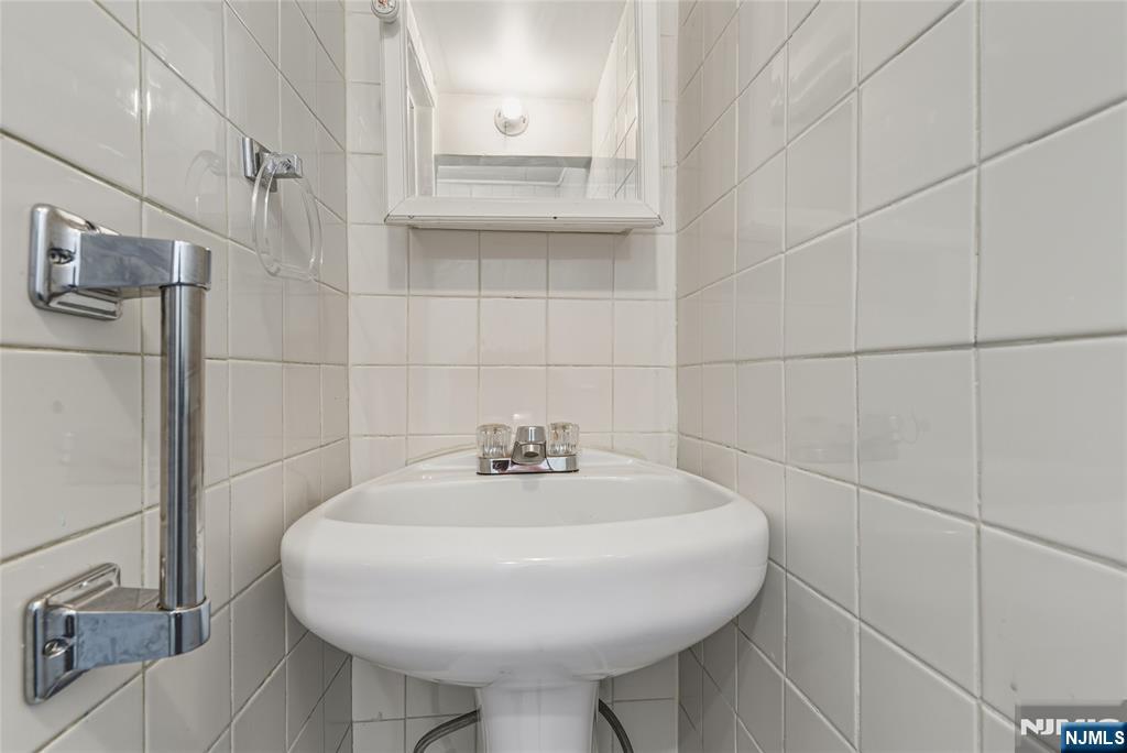 60 Winant Avenue