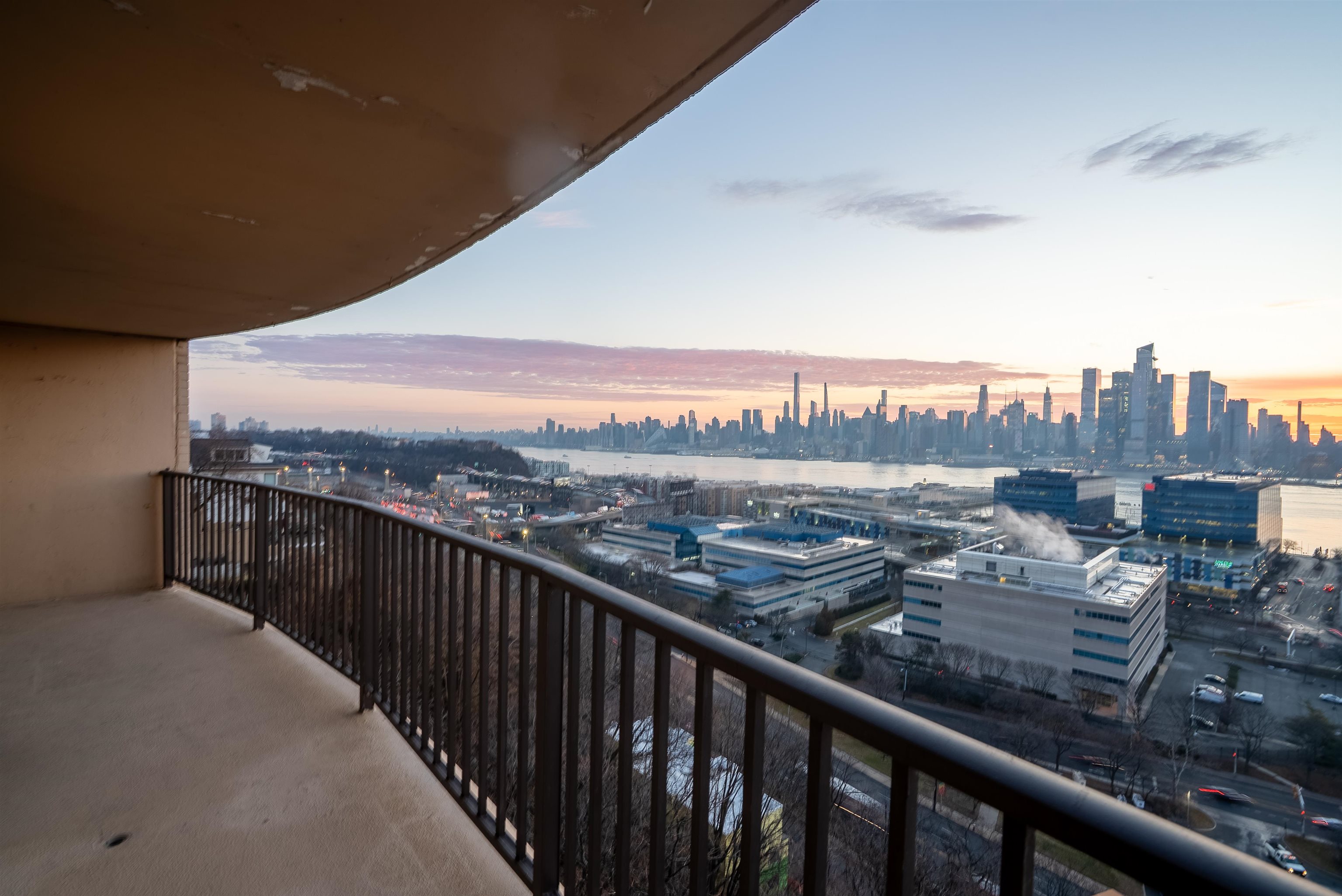 380 MOUNTAIN RD Unit: 403