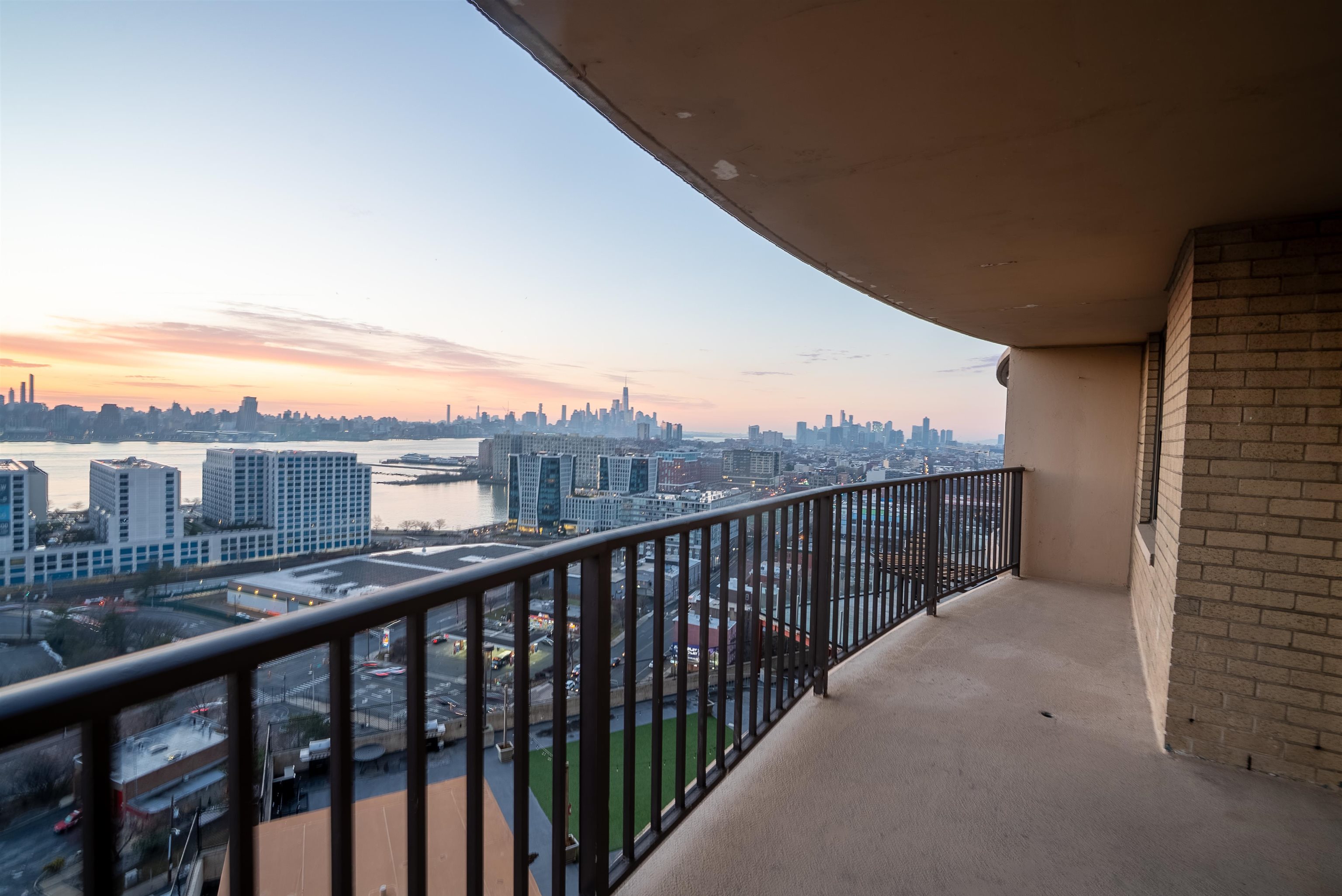 380 MOUNTAIN RD Unit: 403