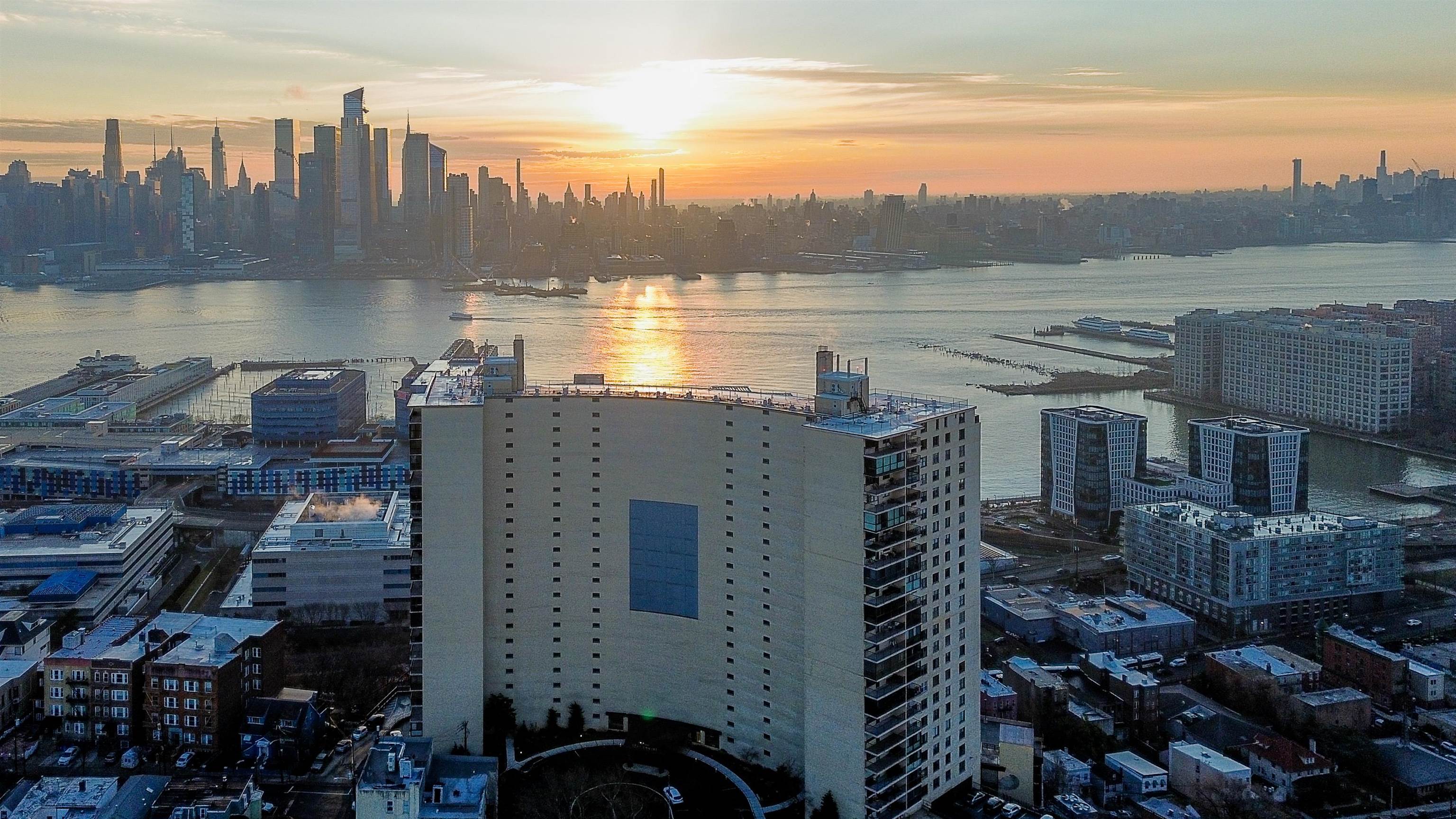 380 MOUNTAIN RD Unit: 403