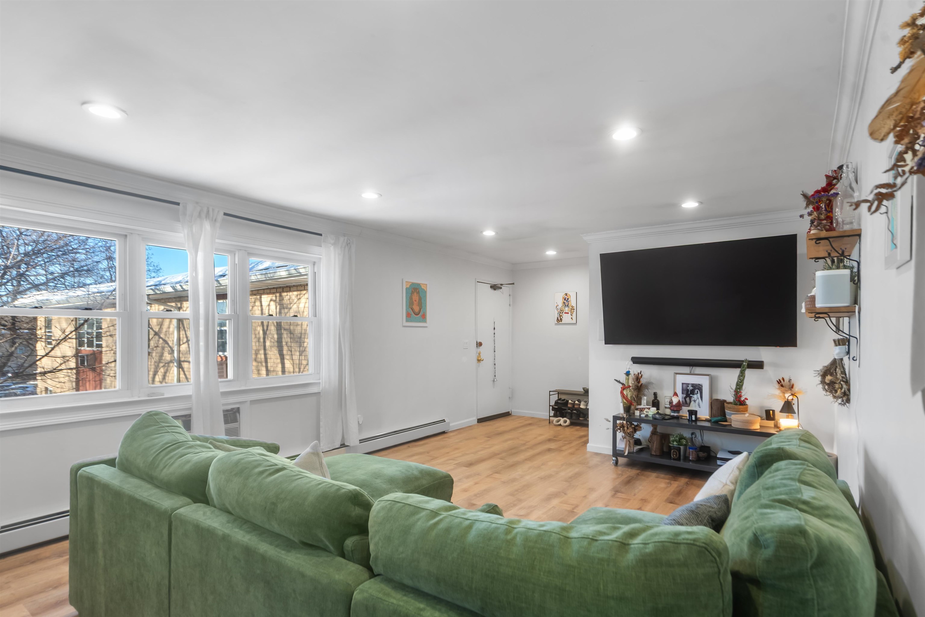 2 RADIO AVE SECAUCUS RD Unit: C12