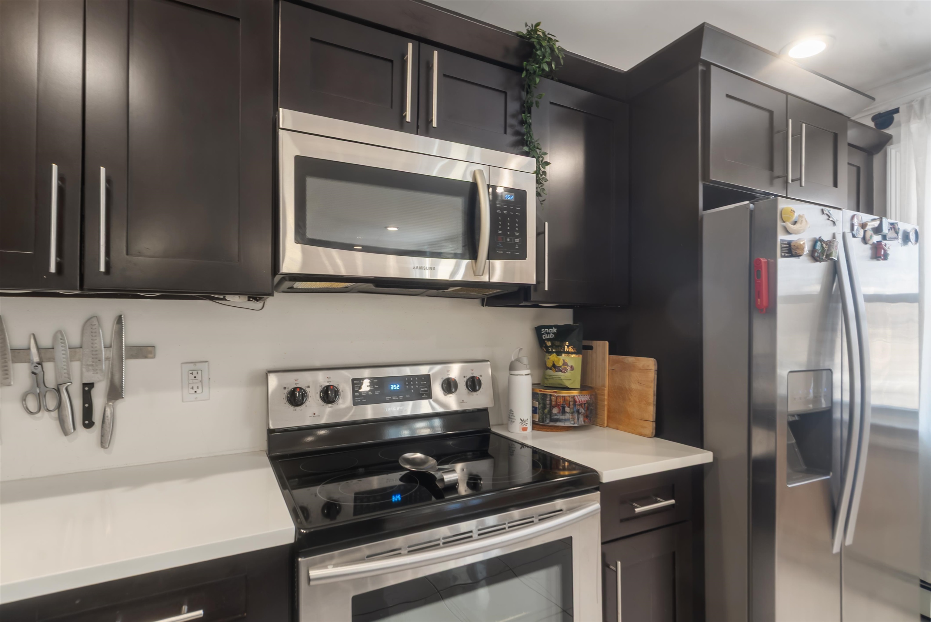 2 RADIO AVE SECAUCUS RD Unit: C12