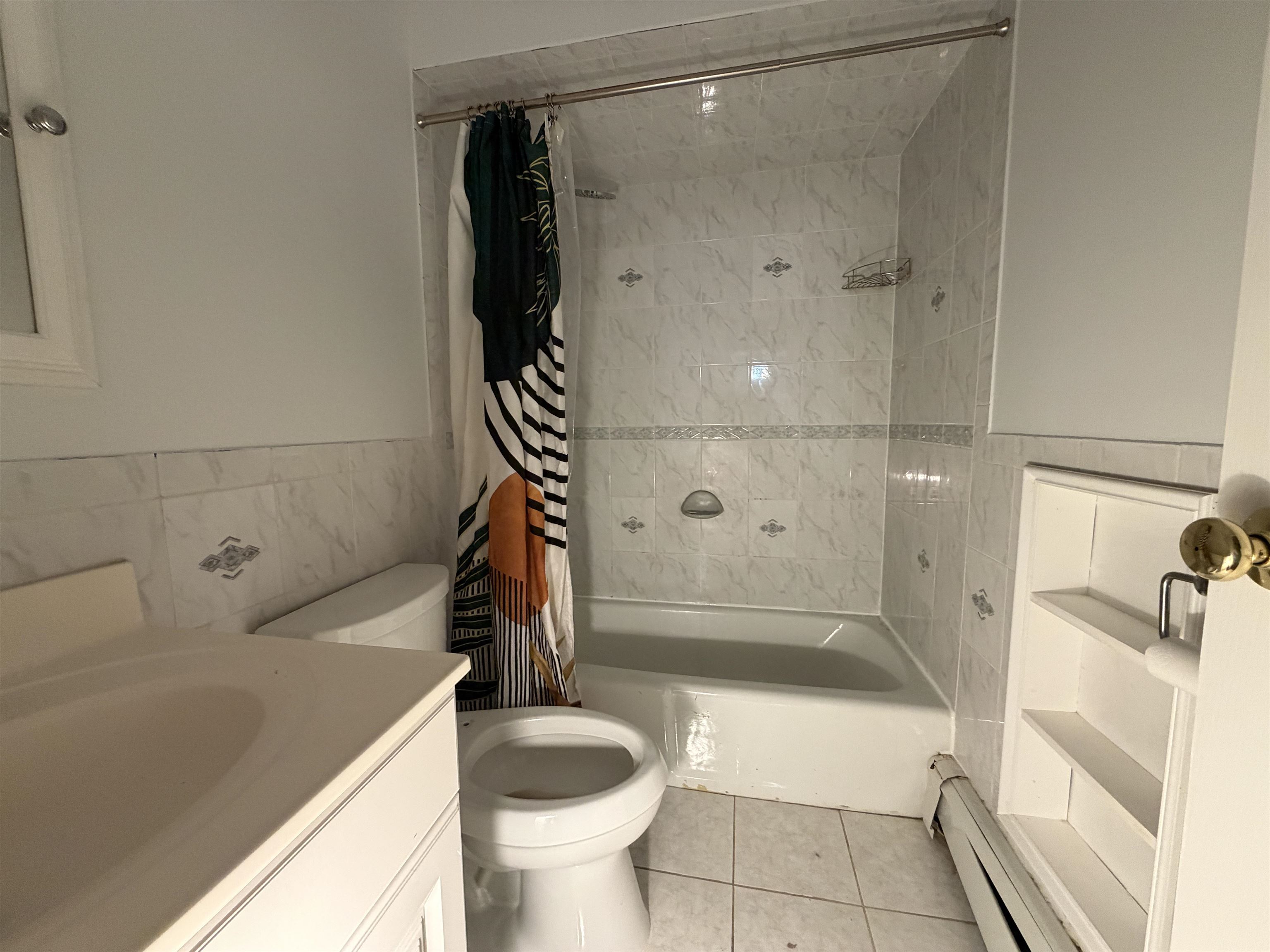 2 RADIO AVE Unit: A15