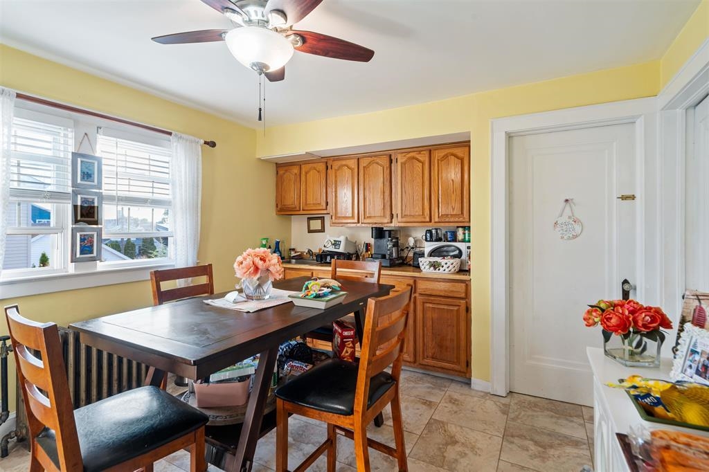 1041 STONEWALL LANE Unit: 2