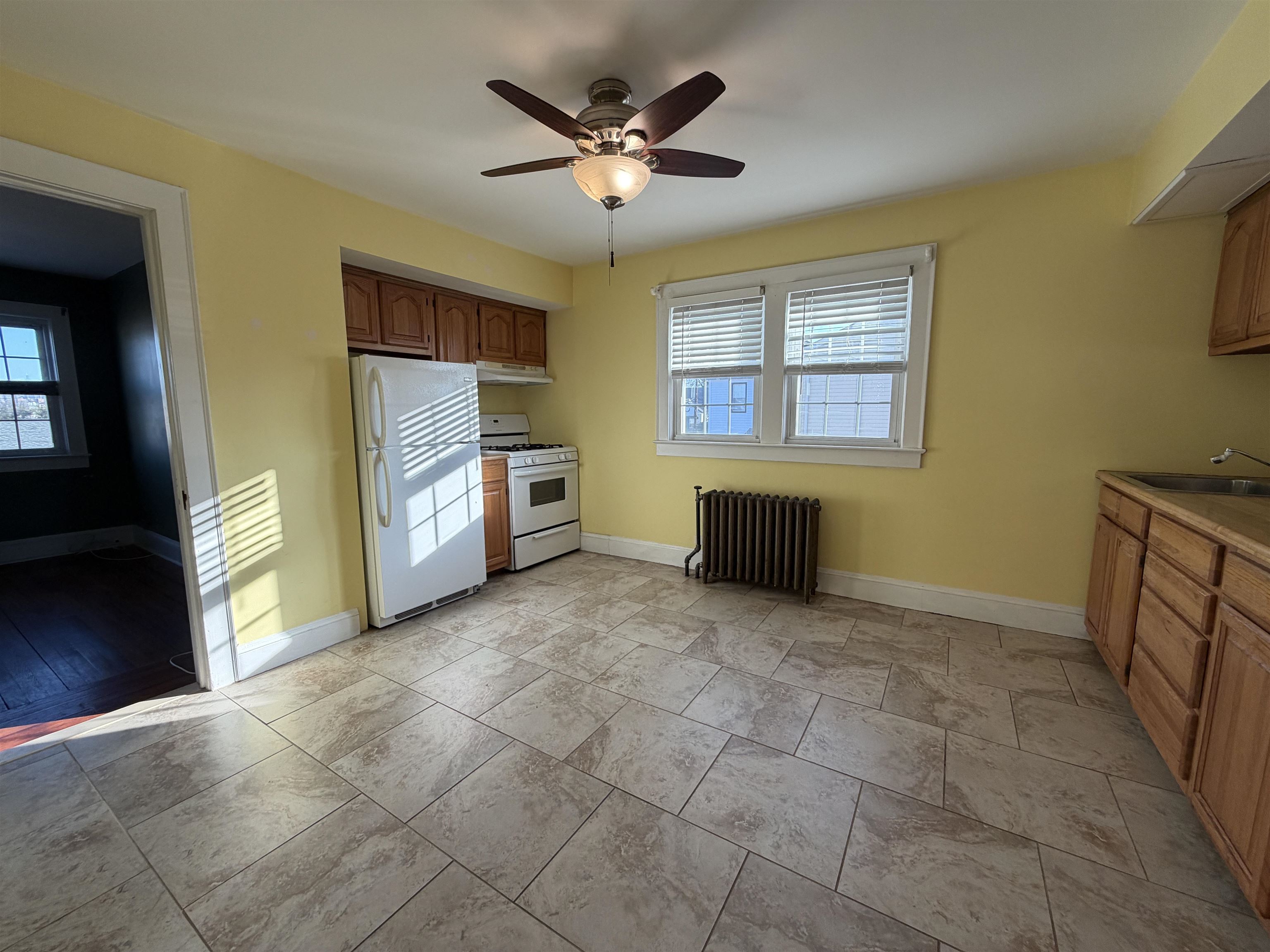 1041 STONEWALL LANE Unit: 2