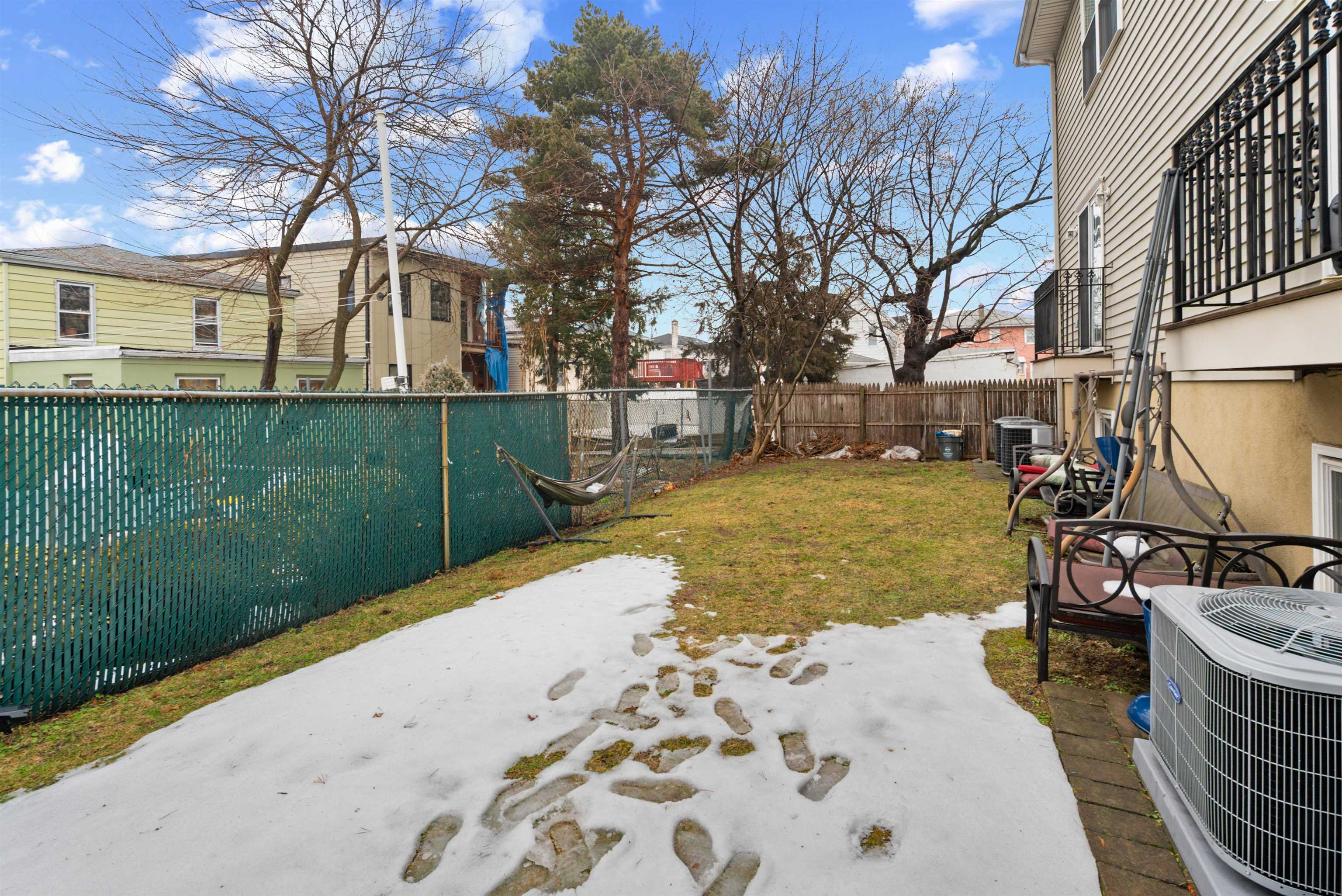817 7TH ST Unit: A