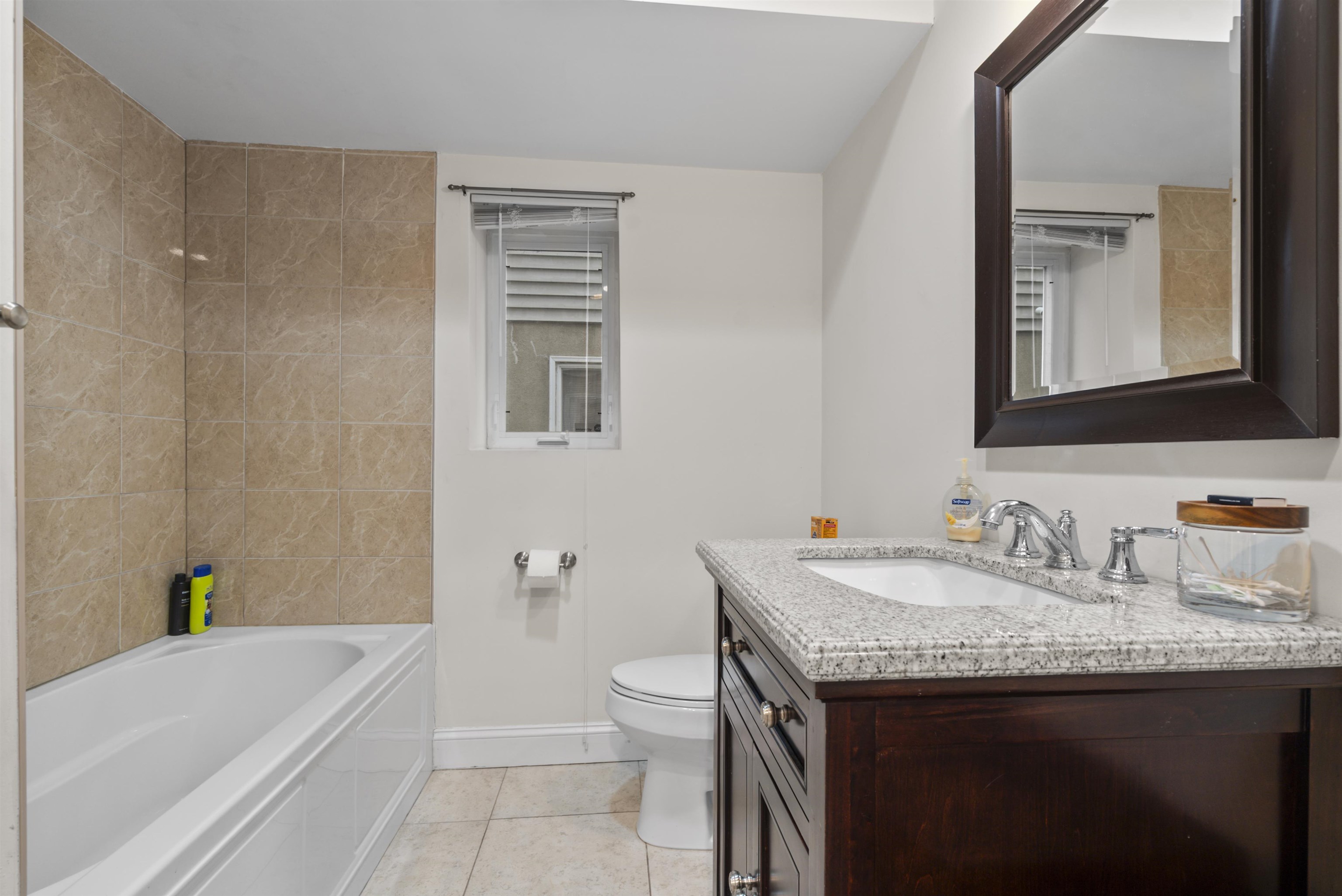 817 7TH ST Unit: A