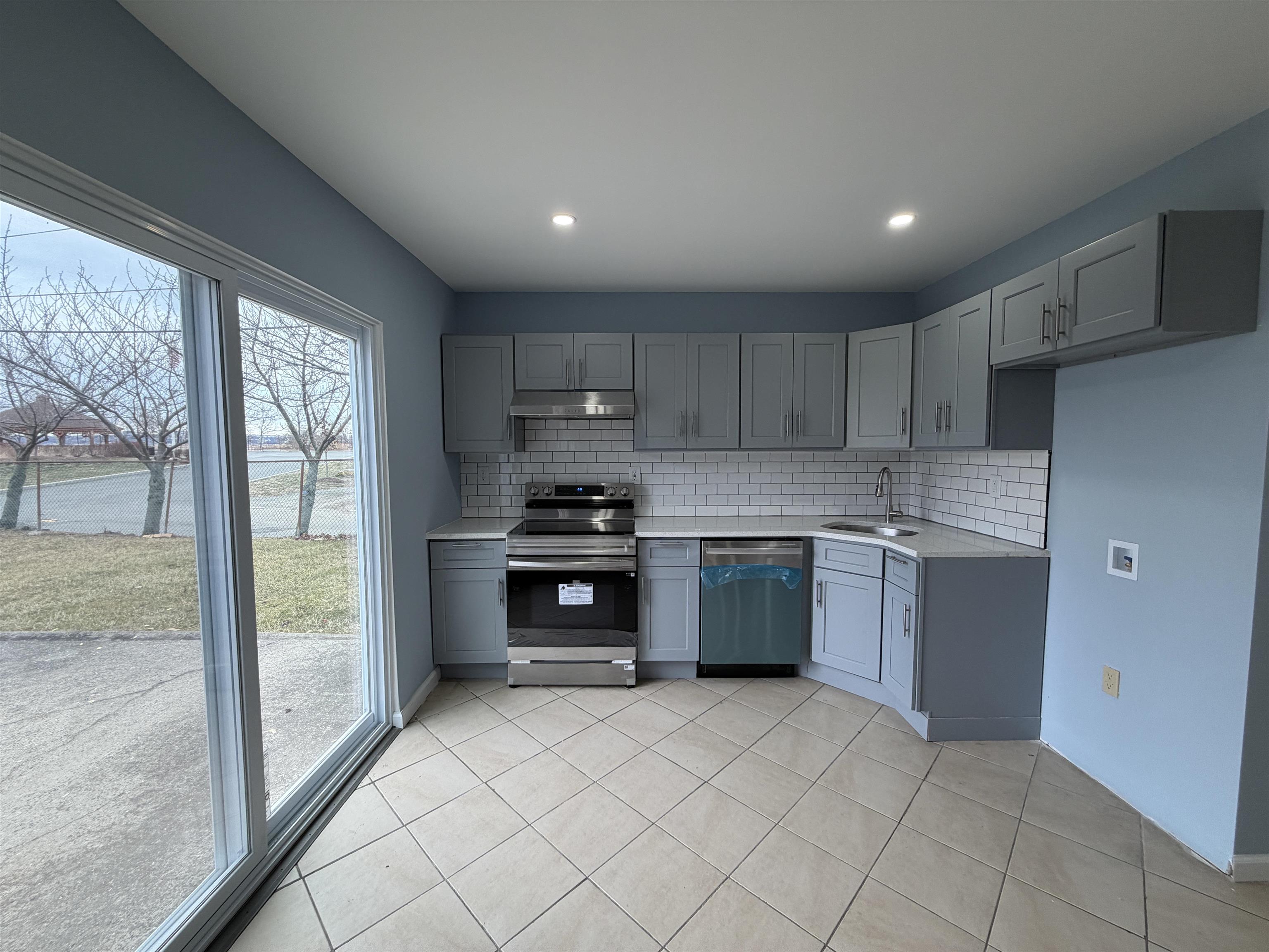 14 ACORN RD Unit: 1