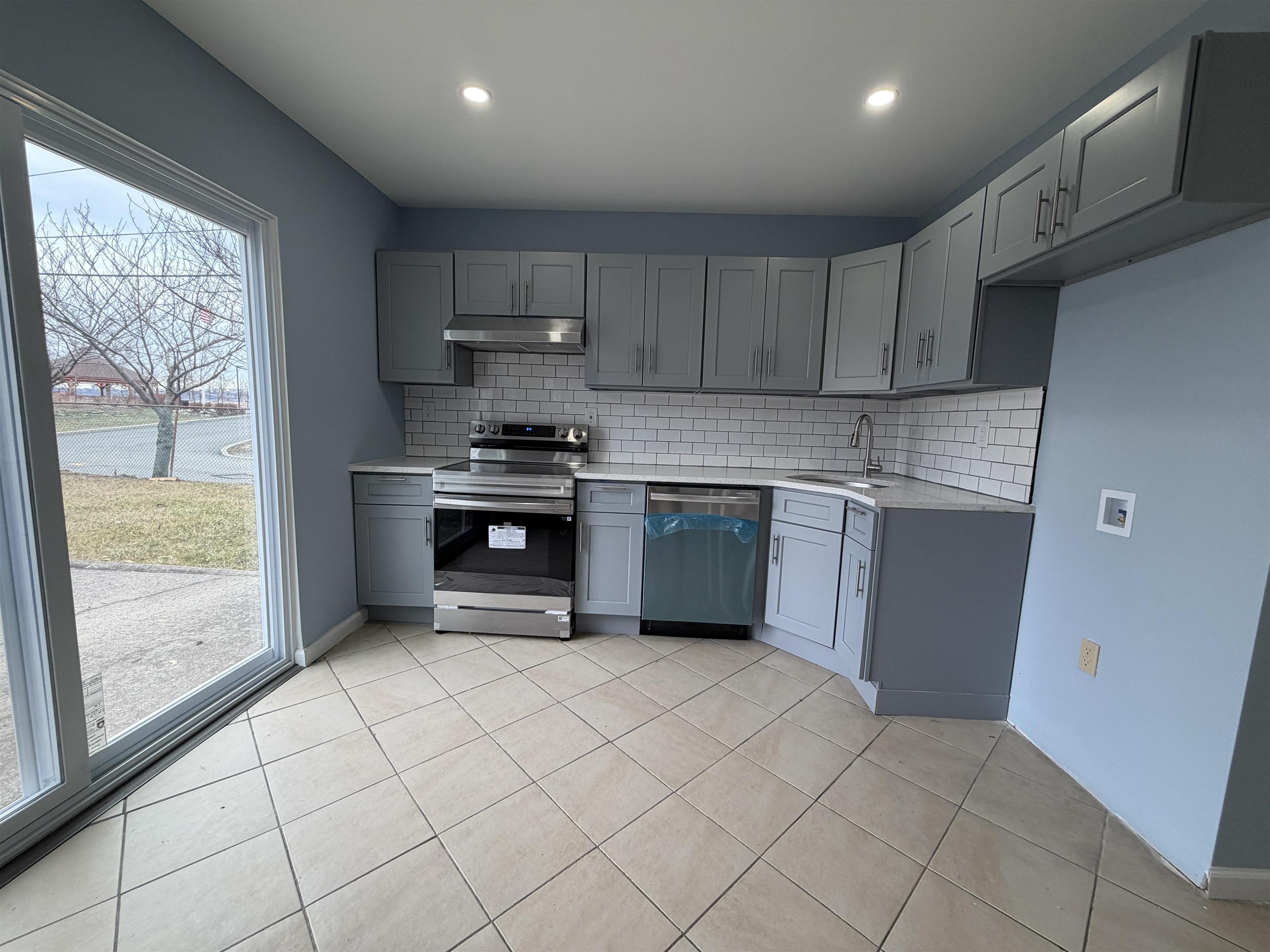 14 ACORN RD Unit: 1