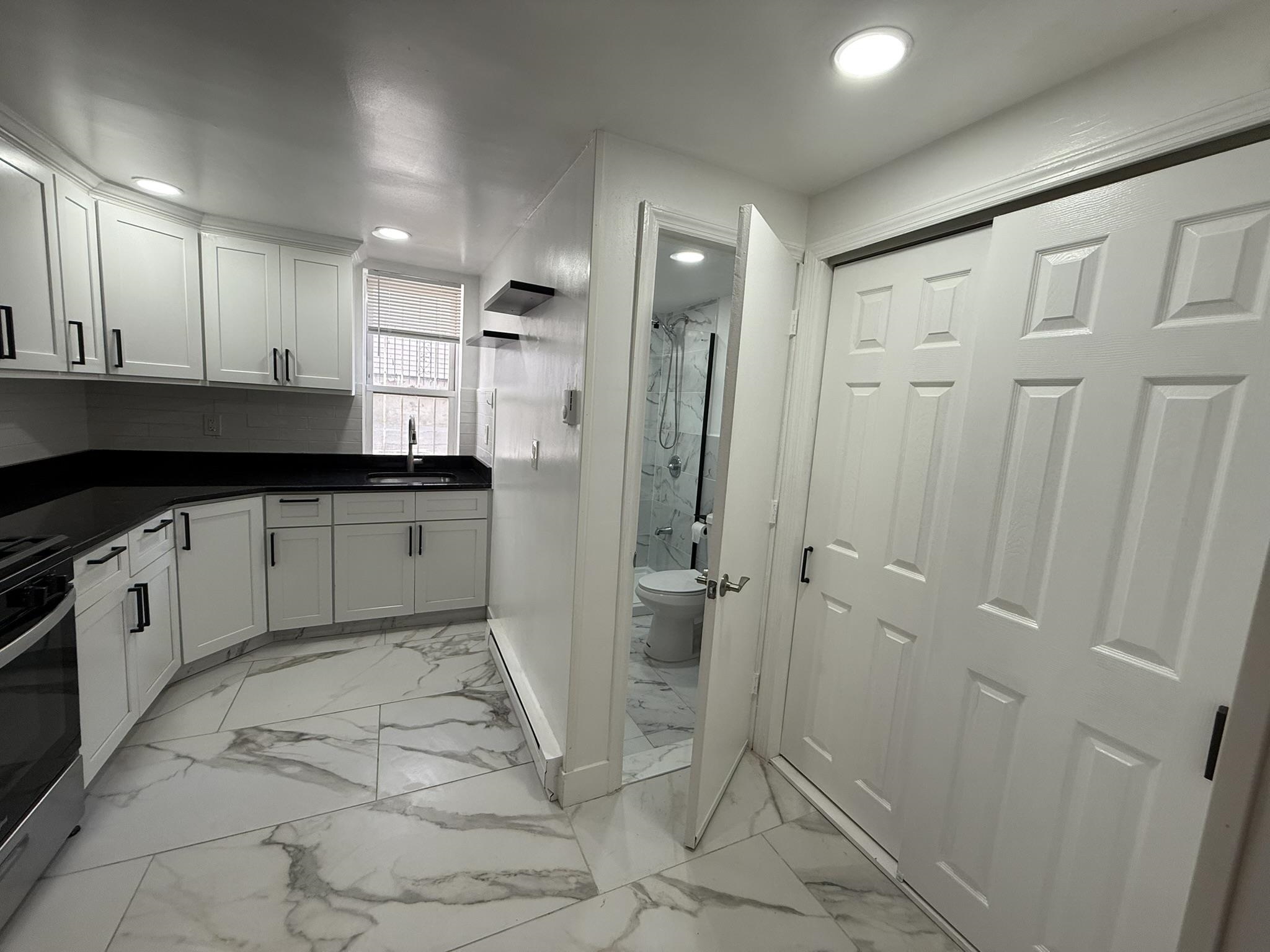 477 MERCER ST Unit: 1