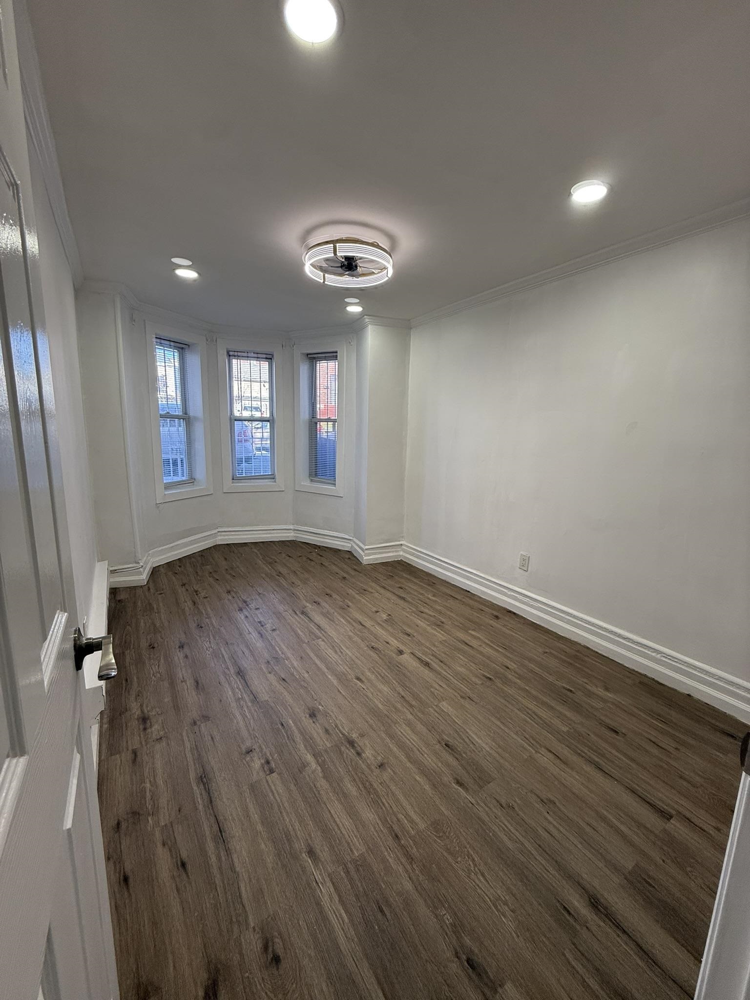 477 MERCER ST Unit: 1