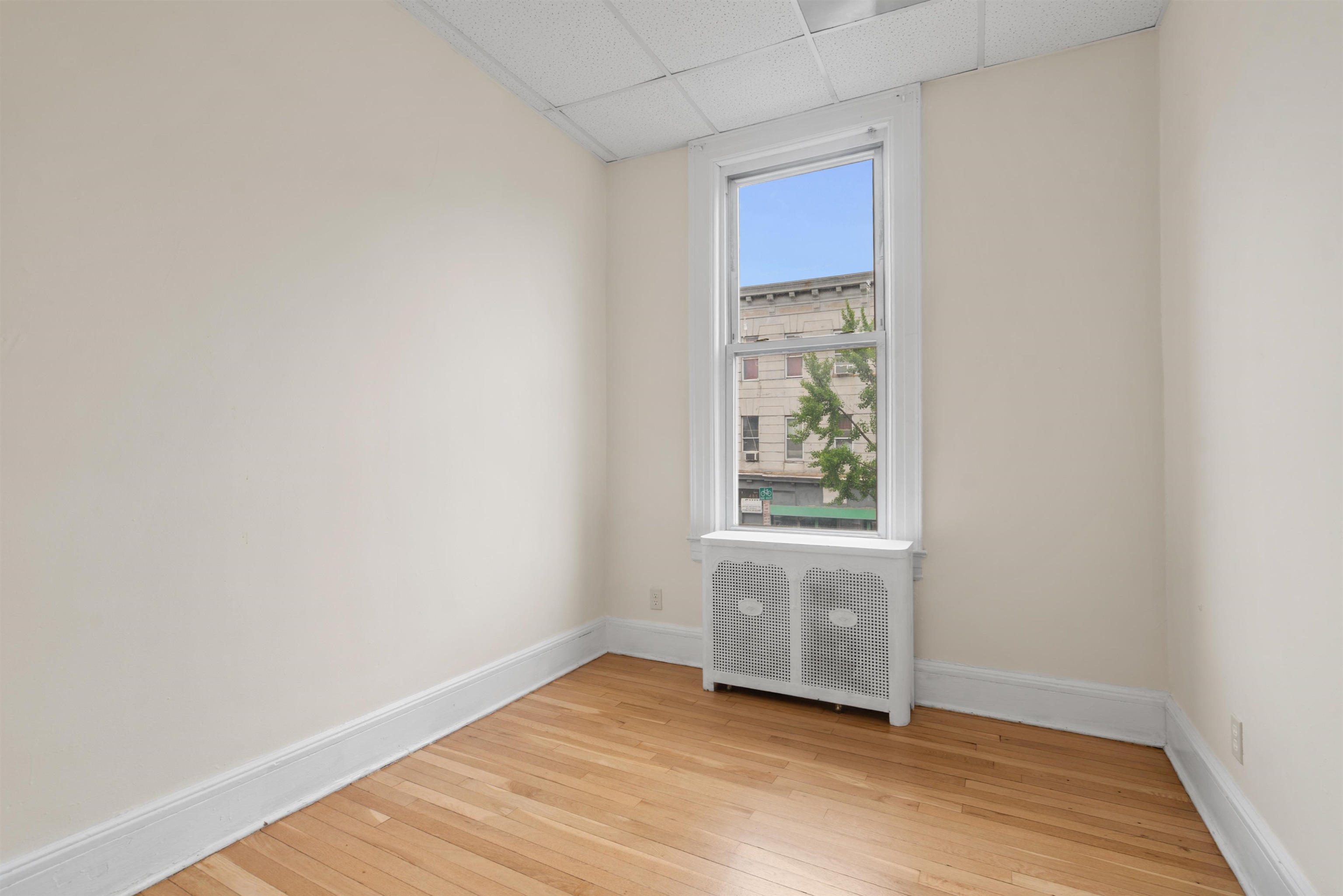 486 CENTRAL AVE