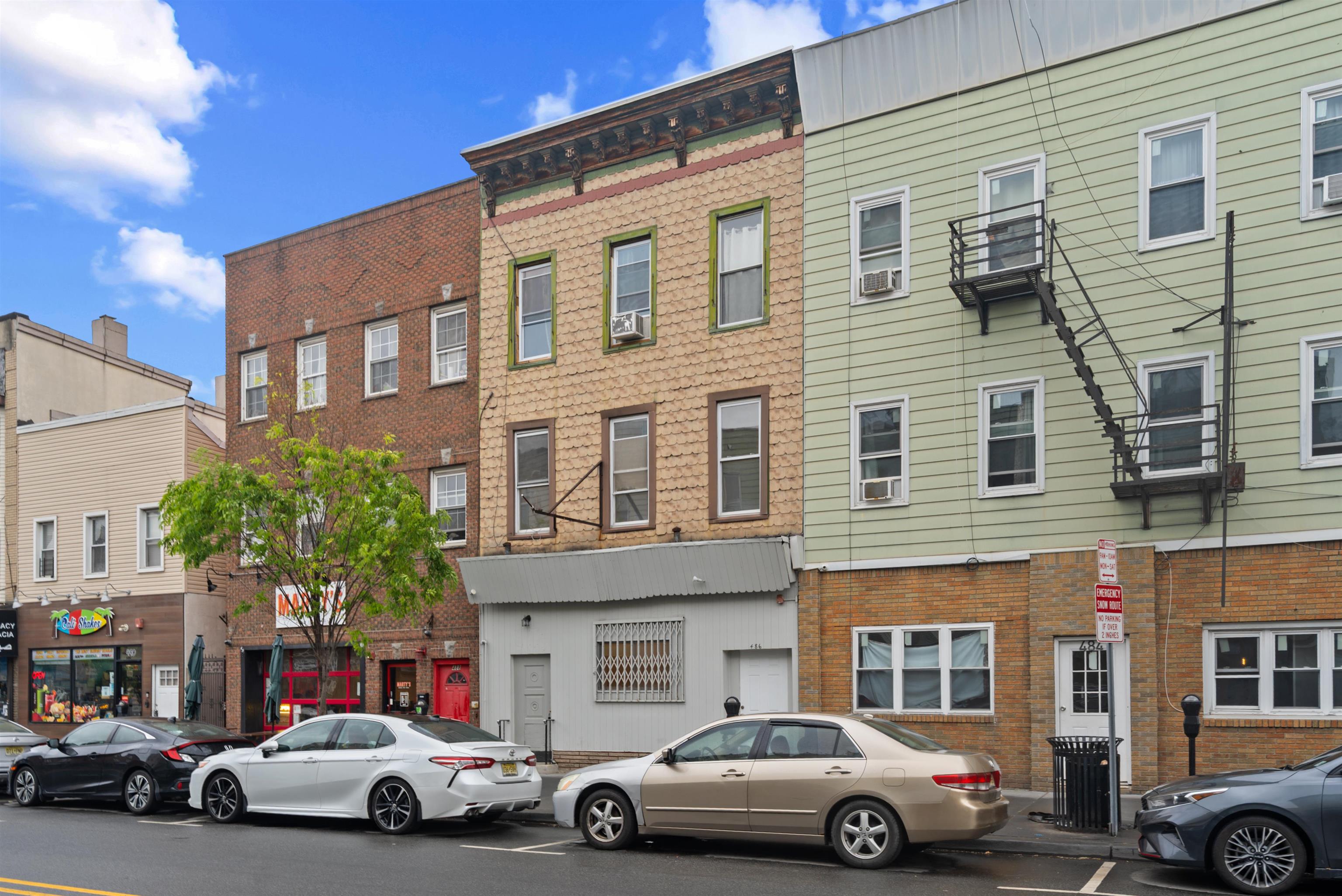 486 CENTRAL AVE