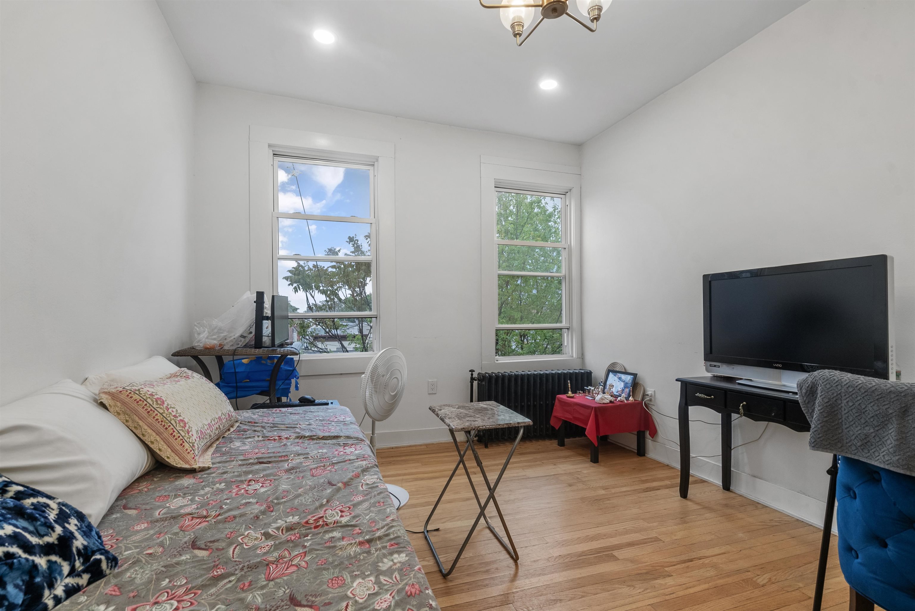 486 CENTRAL AVE