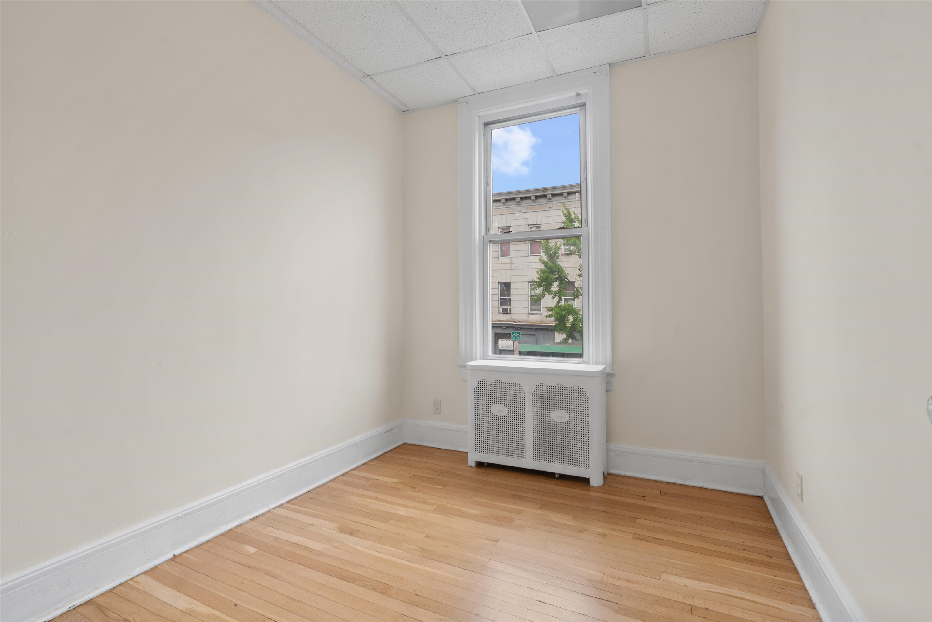 486 CENTRAL AVE