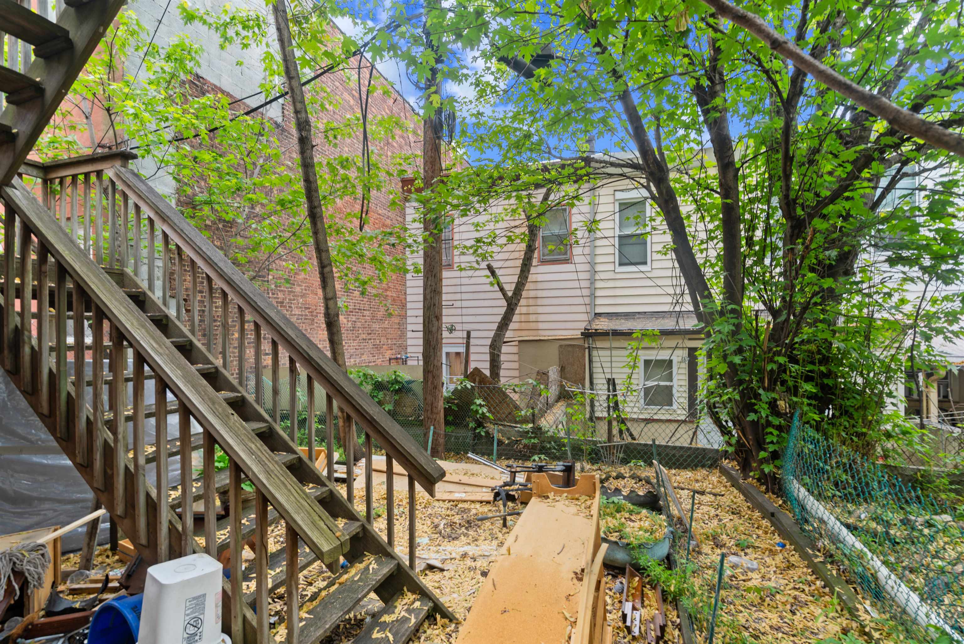 486 CENTRAL AVE