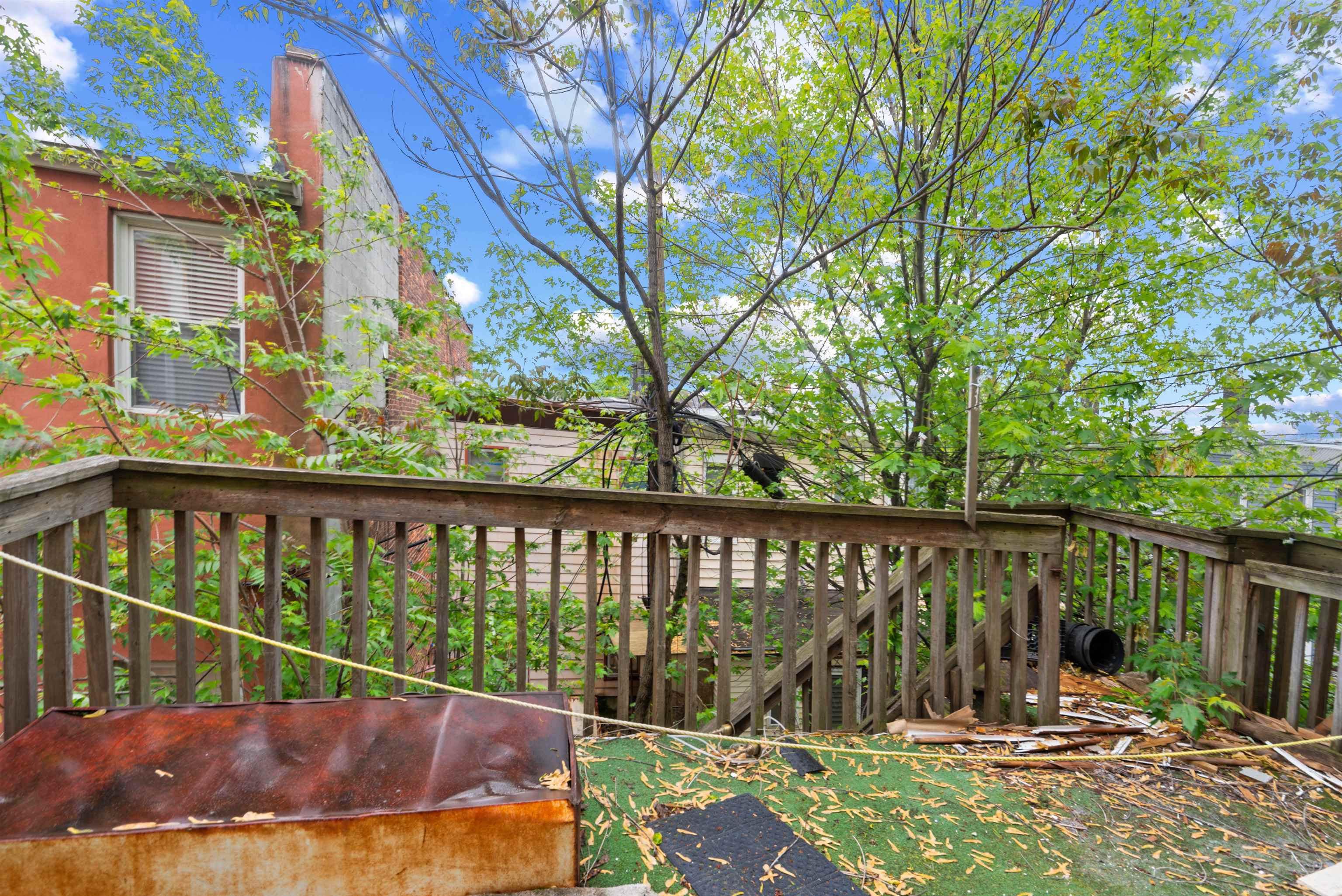 486 CENTRAL AVE