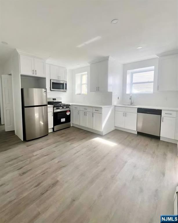 280 Macarthur Avenue