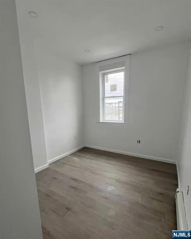 280 Macarthur Avenue