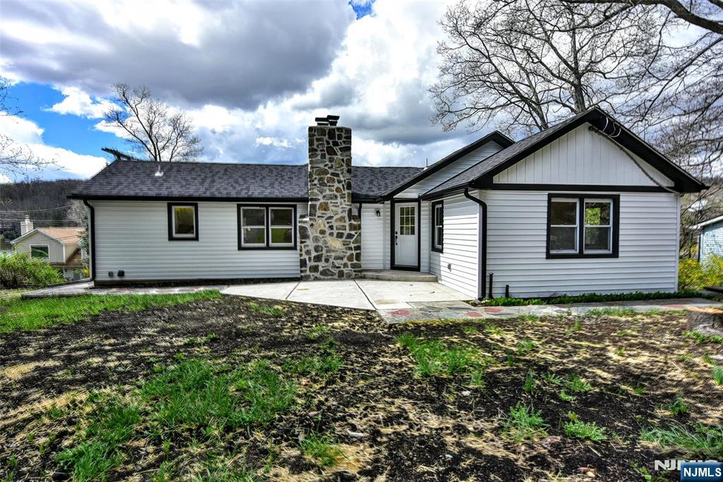 56 E Lake Shore Road