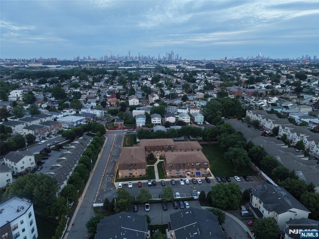 29 N End Drive