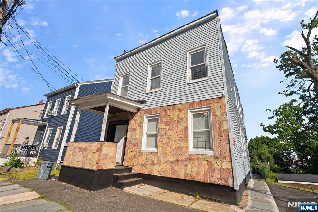 8-10 N 3rd Street