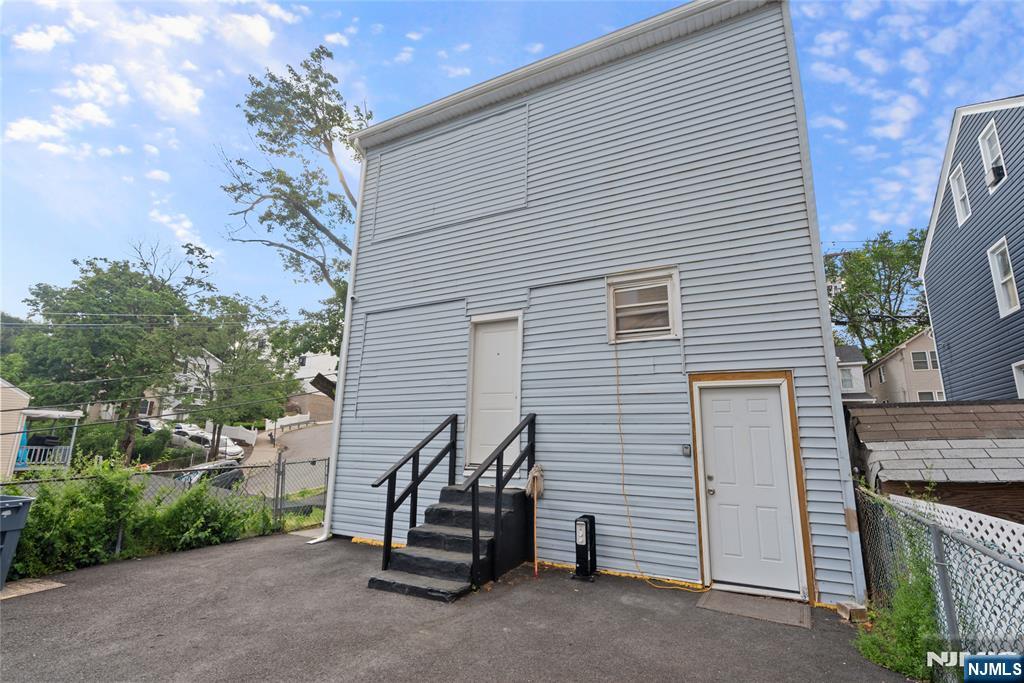 8-10 N 3rd Street