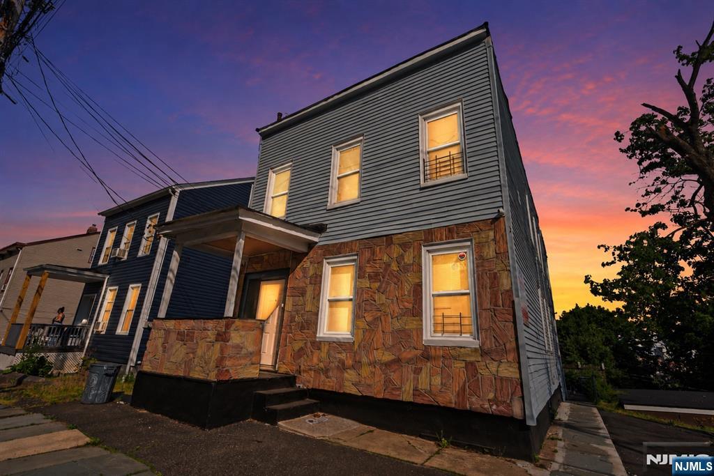 8-10 N 3rd Street