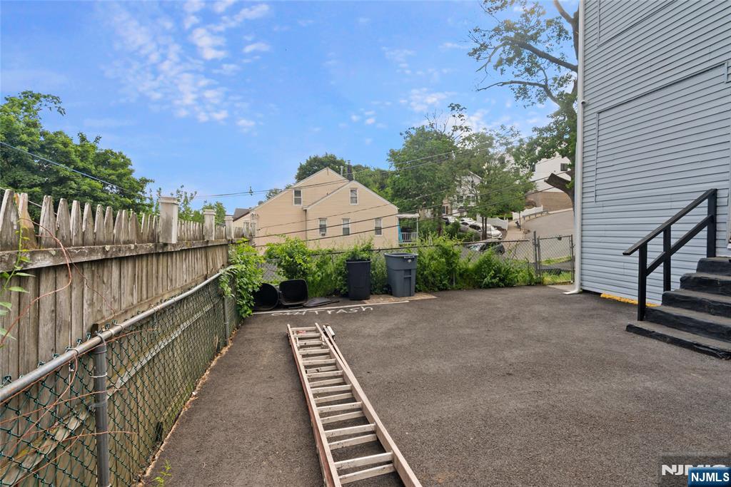 8-10 N 3rd Street