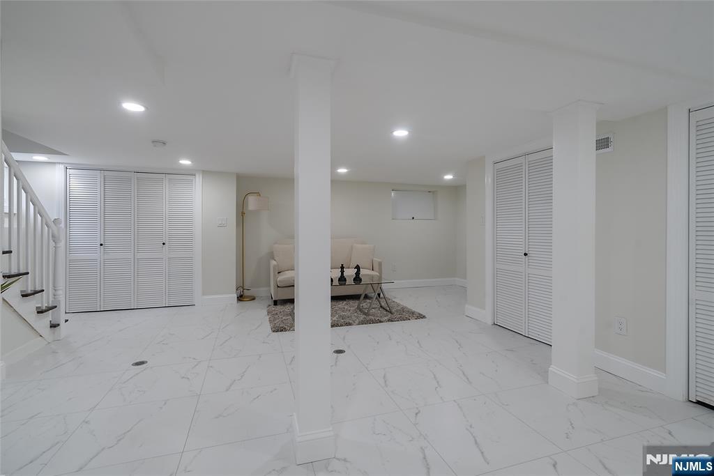 6 Dawes Avenue