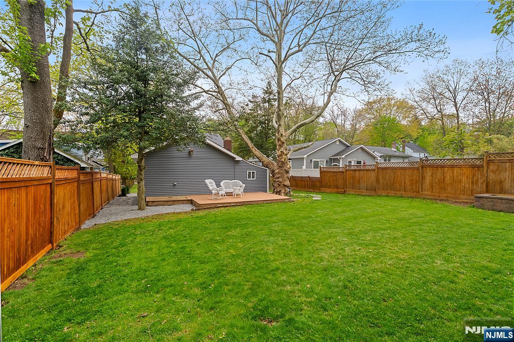 6 Dawes Avenue