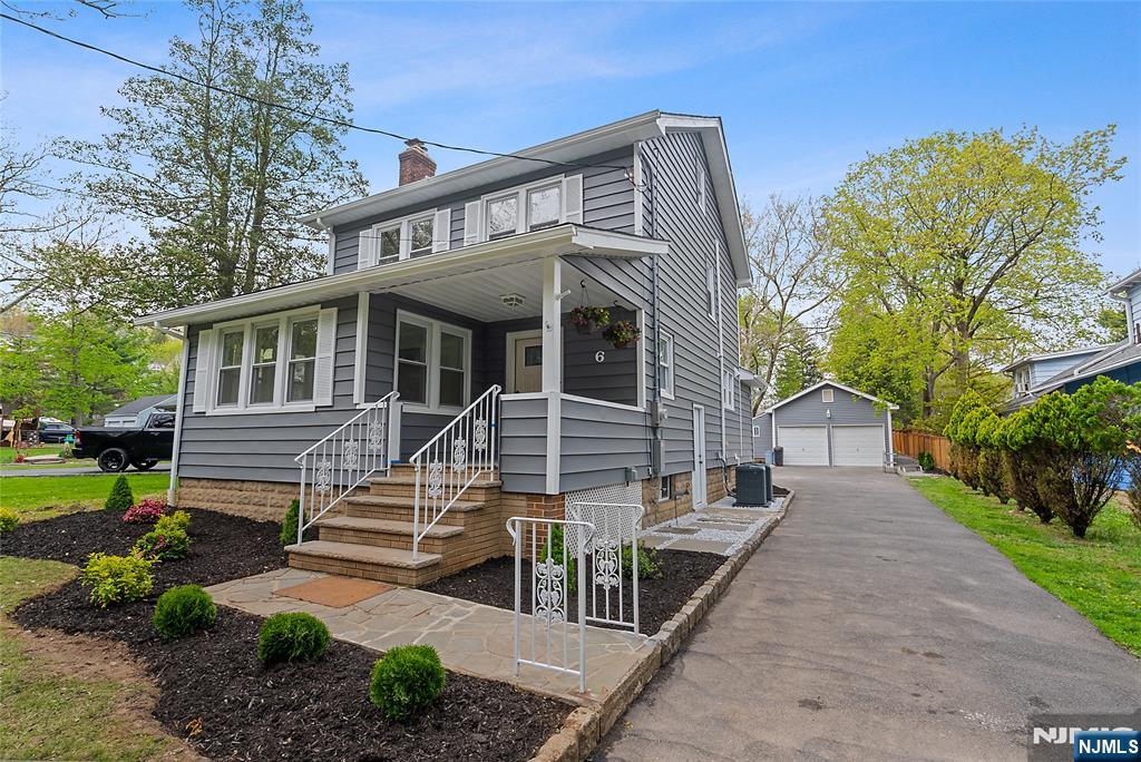 6 Dawes Avenue