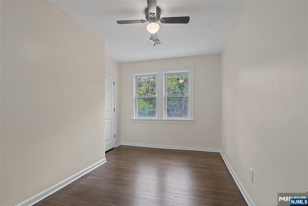 6 Dawes Avenue